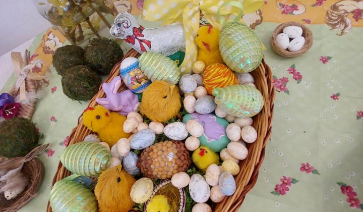 12. fotografia fotogalérie Zdobenie veľkonočných vajíčok v spolupráci s TSP a KC.