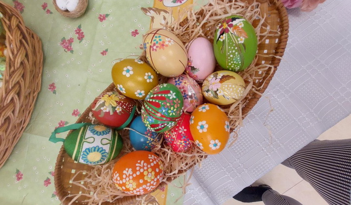 13. fotografia fotogalérie Zdobenie veľkonočných vajíčok v spolupráci s TSP a KC.