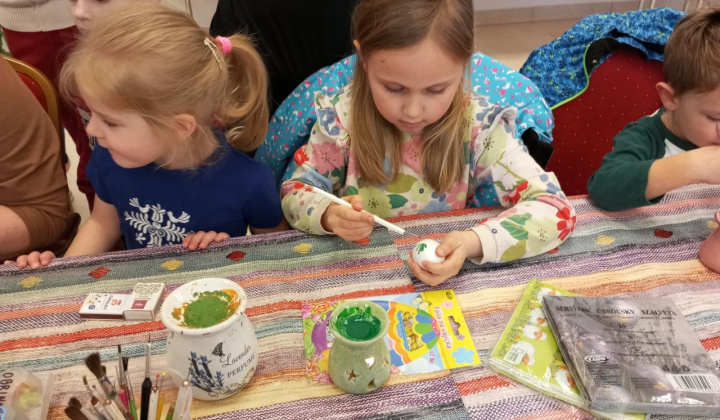 17. fotografia fotogalérie Zdobenie veľkonočných vajíčok v spolupráci s TSP a KC.