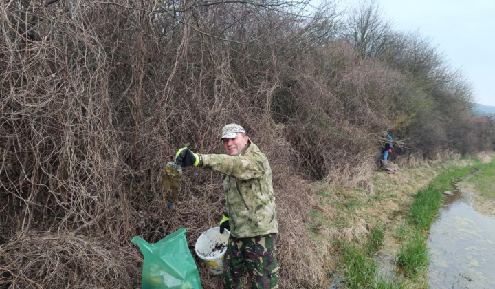 2. fotografia fotogalérie Brigáda čistý revír-čistá príroda-čistá obec 18.3.2024