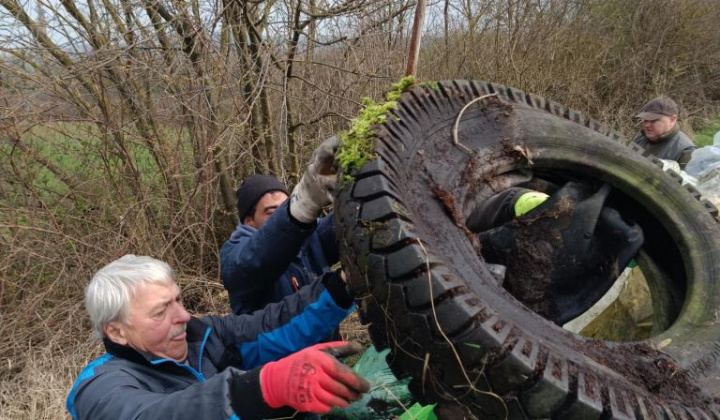 9. fotografia fotogalérie Brigáda čistý revír-čistá príroda-čistá obec 18.3.2024