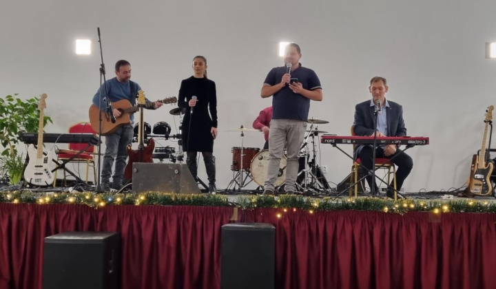 6. fotografia fotogalérie Vianočný gospelový koncert 2022