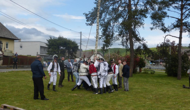 14. fotografia fotogalérie Stavanie mája