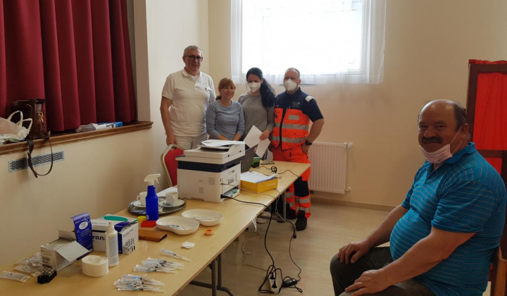 6. fotografia fotogalérie Očkovanie proti ochoreniu COVID-19 v obci Hlinné