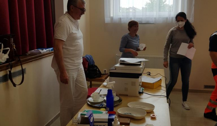 13. fotografia fotogalérie Očkovanie proti ochoreniu COVID-19 v obci Hlinné