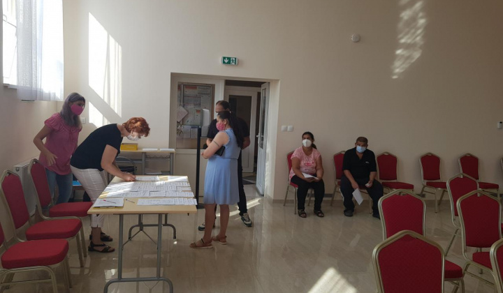 18. fotografia fotogalérie Očkovanie proti ochoreniu COVID-19 v obci Hlinné