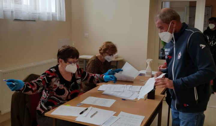 19. fotografia fotogalérie Očkovanie proti ochoreniu COVID-19 v obci Hlinné