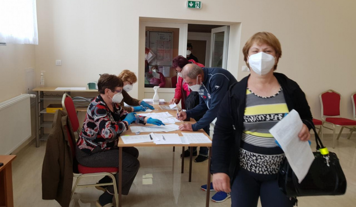 24. fotografia fotogalérie Očkovanie proti ochoreniu COVID-19 v obci Hlinné