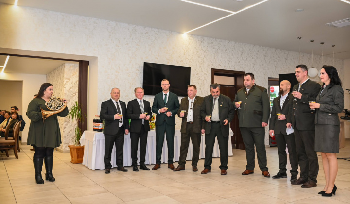 7. fotografia fotogalérie  Ples poľovníkov,  brigáda čistý revír, Poľovnícke dni v Hanušovciach nad Topľou.