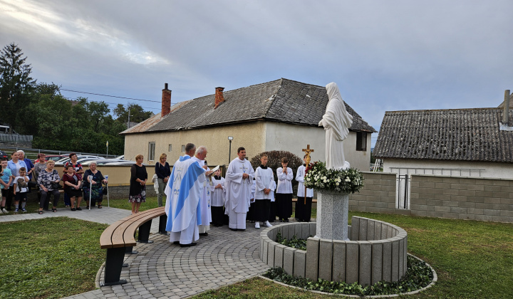 4. fotografia fotogalérie Posvätenie  sochy Panny Márie v Rímskokatolickej cirkvi obci 22.08.2024