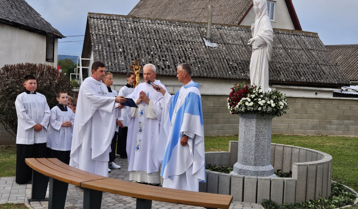 8. fotografia fotogalérie Posvätenie  sochy Panny Márie v Rímskokatolickej cirkvi obci 22.08.2024
