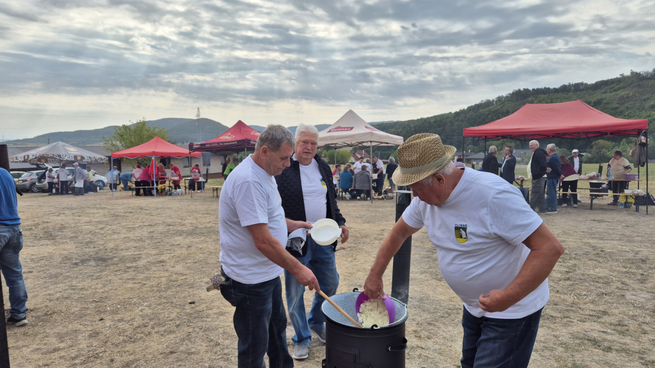 Fotografia fotogalérie Okresná organizácia Jednoty dôchodcov- 1. ročník ''Varenia guľášu''