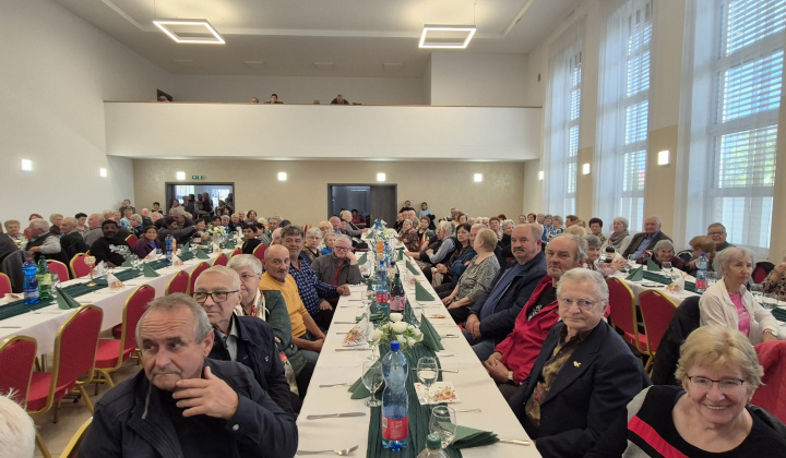 18. fotografia fotogalérie Mesiac úcty k starším